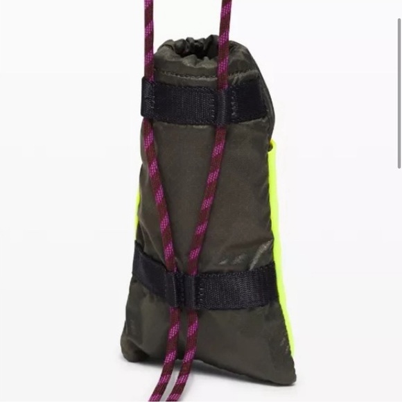 Lululemon play forward crossbody pouch - Picture 4 of 6